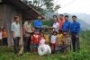 Huyện đoàn Lâm Bình thăm, tặng quà, lắp điện tại điểm trường mầm non Nà Co B xã Xuân Lập