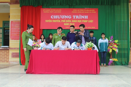 Đoàn Trường THPT Lâm Bình phối hợp tổ chức tuyên truyền, phổ biến, giáo dục pháp luật năm 2018
