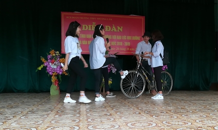Đoàn trường THPT Thượng Lâm tổ chức Diễn đàn “Xây dựng tình bạn đẹp - Nói không với bạo lực học đường” và văn hóa chào hỏi năm học 2018 - 2019