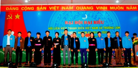 Các anh, chị Ủy viên Ủy ban Hội LHTN xã Thượng Lâm khóa VI, nhiệm kỳ 2019 - 2024 ra mắt Đại hội