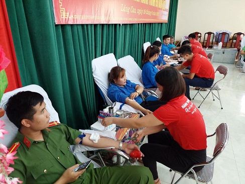 Tuổi trẻ huyện Lâm Bình tham gia chiến dịch Những giọt máu hồng hè và Chương trình Hành trình đỏ năm 2022
