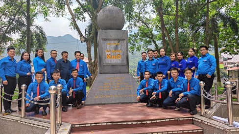 Đoàn TNCS Hồ Chí Minh huyện Lâm Bình tổ chức hành trình về nguồn với chủ đề “Tuổi trẻ Lâm Bình với hành trình tri ân”