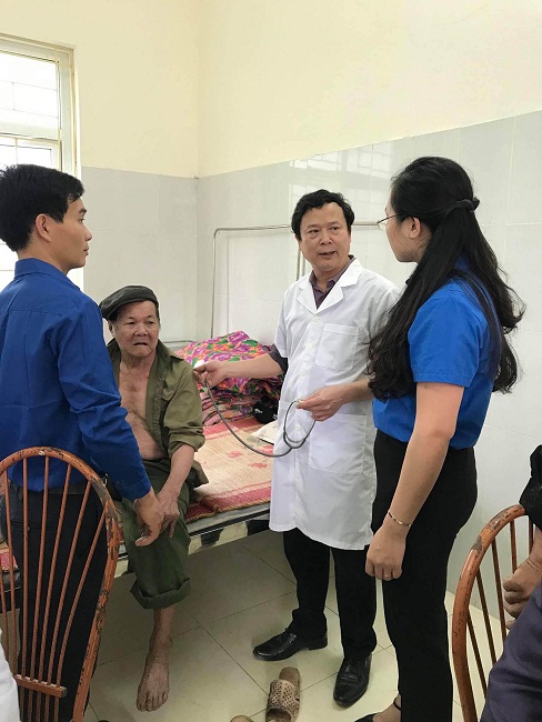 Huyện đoàn Lâm Bình hưởng ứng Ngày hội “Thầy thuốc trẻ làm theo lời Bác, tình nguyện vì sức khỏe cộng đồng” năm 2022